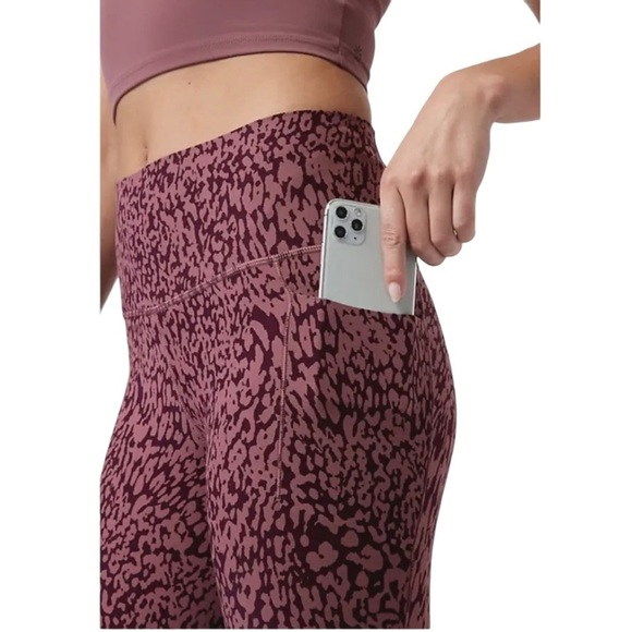 ATHLETA Salutation Stash Pocket II Printed 7/8 Tight in Tawny Rose - Picture 4 of 11